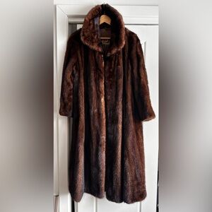 Elegant Brown Mink Fur Coat